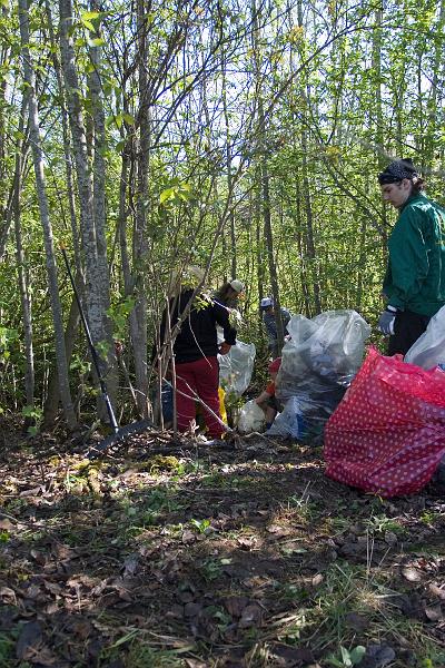 Meie meeskond koristamas.jpg
